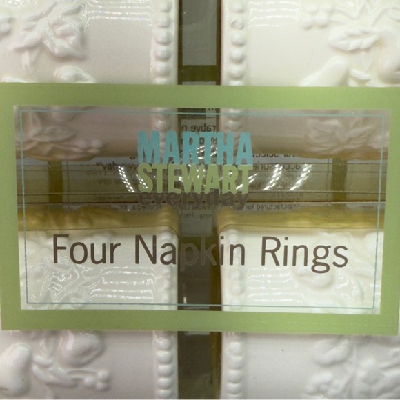 NWT Vintage Martha Stewart Wedgewood
Bone Napkin Rings - Picture 2 of 5